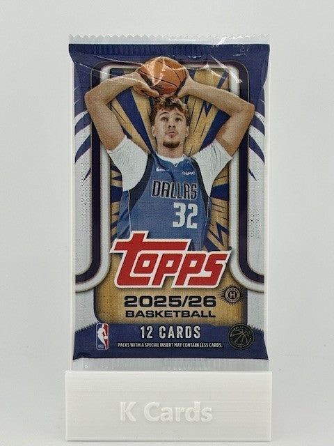 Topps 2025/26 Basketball Hobby Pack - 12 Cards